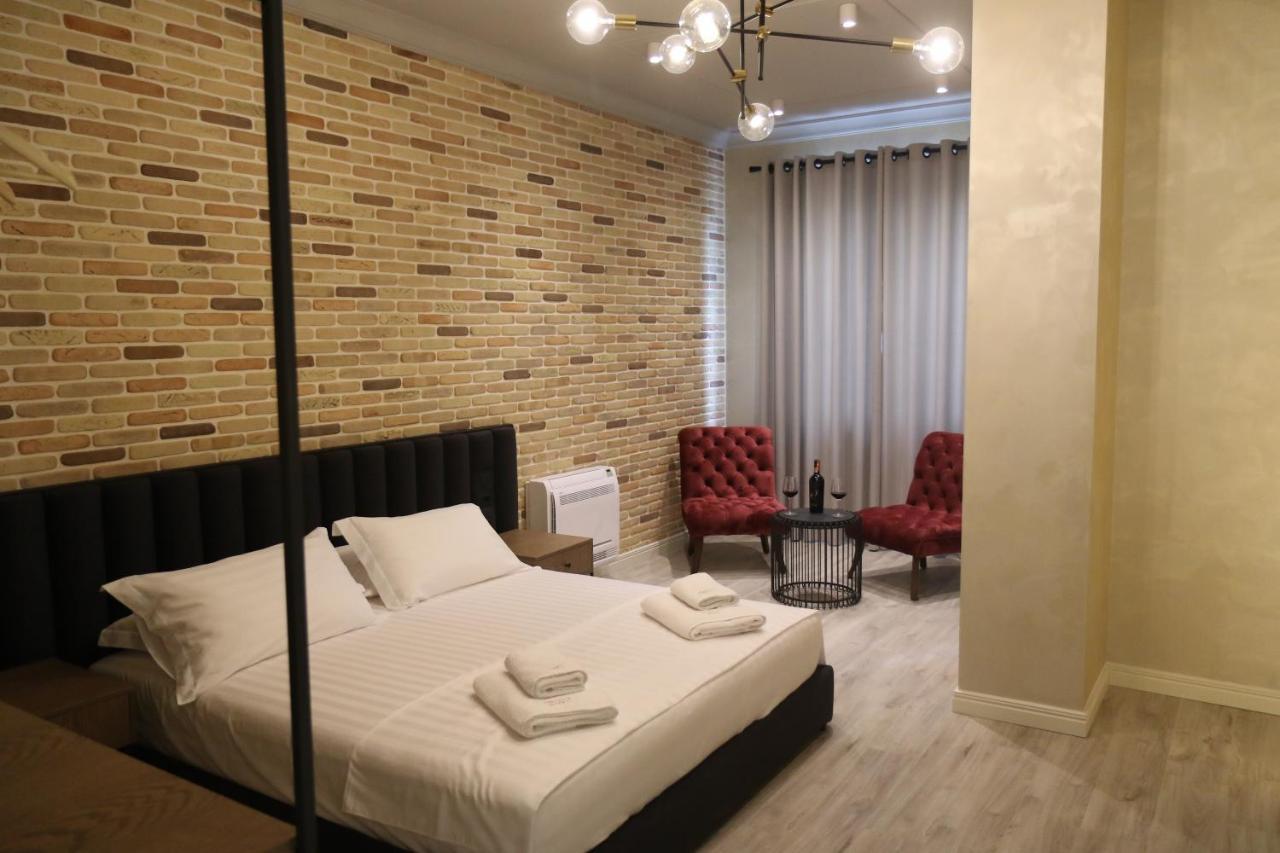 Ardenica Boutique Hotel Lushnjë Exteriör bild