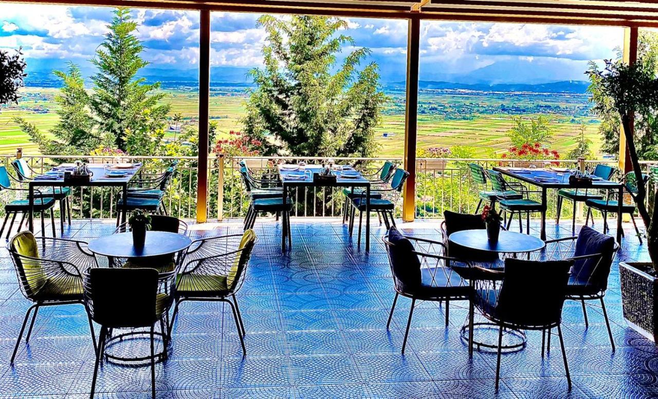Ardenica Boutique Hotel Lushnjë Exteriör bild