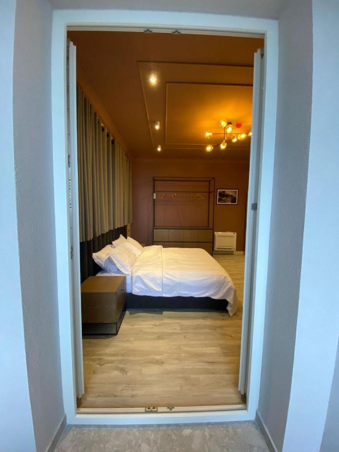 Ardenica Boutique Hotel Lushnjë Exteriör bild