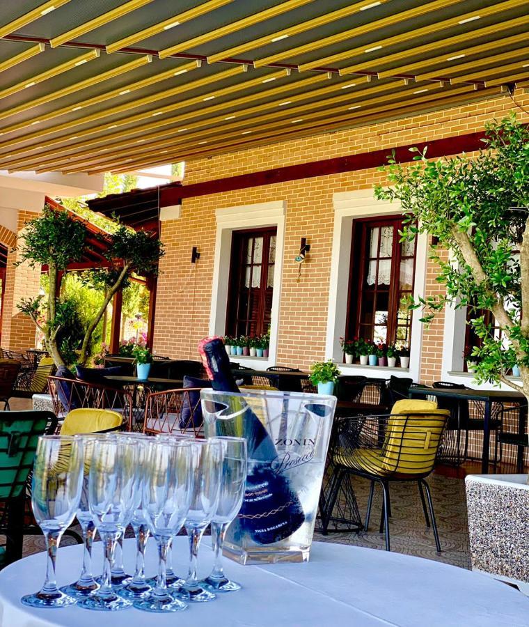 Ardenica Boutique Hotel Lushnjë Exteriör bild