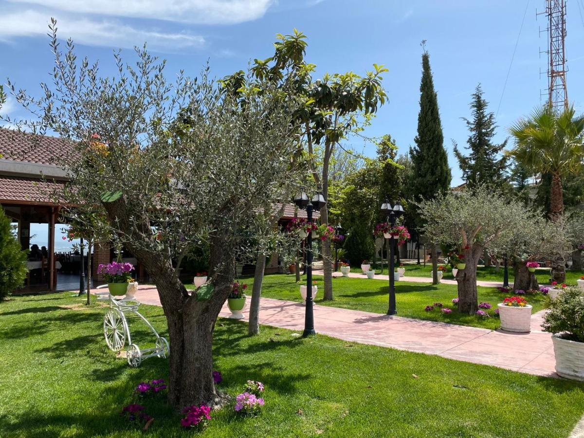 Ardenica Boutique Hotel Lushnjë Exteriör bild