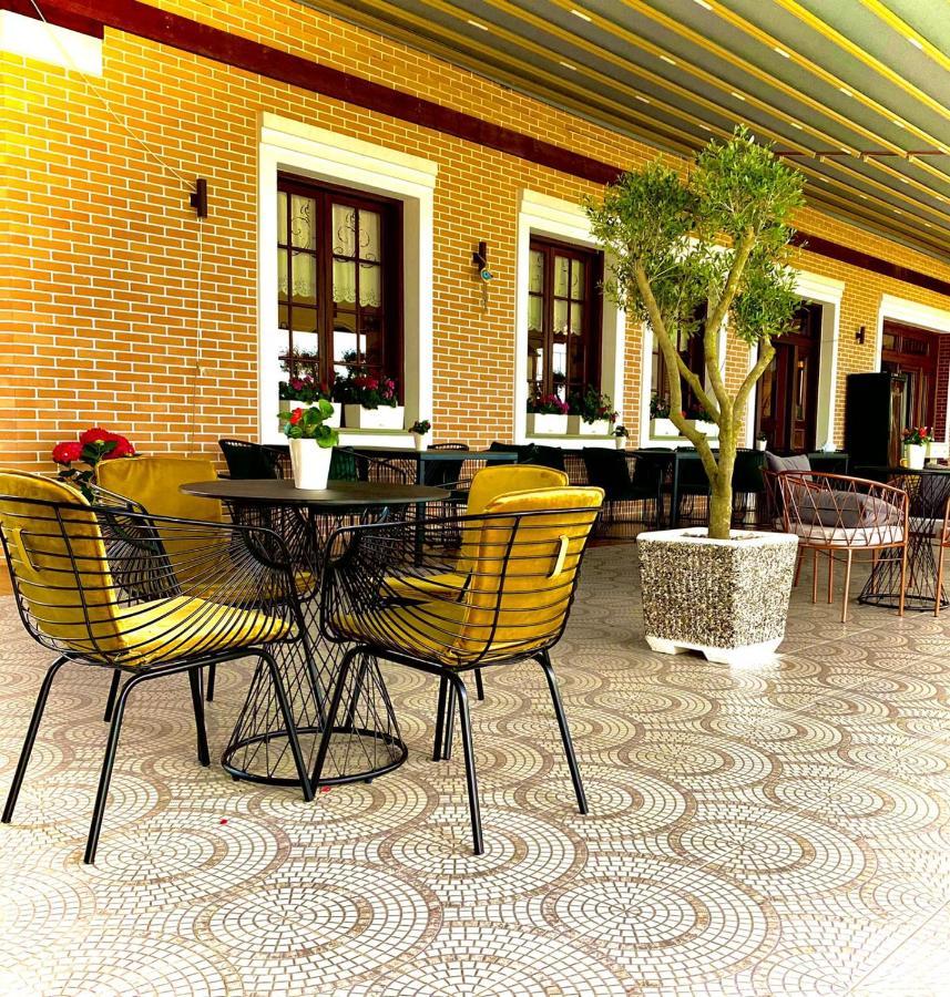 Ardenica Boutique Hotel Lushnjë Exteriör bild