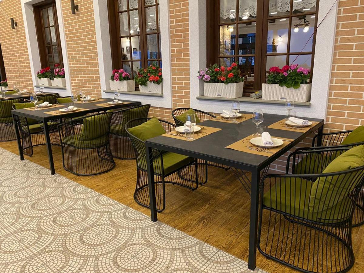 Ardenica Boutique Hotel Lushnjë Exteriör bild