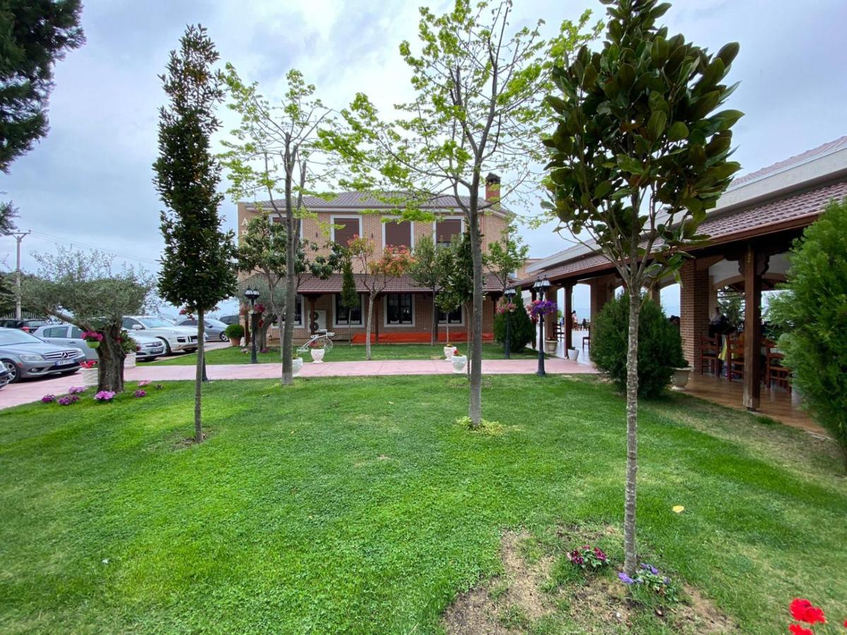 Ardenica Boutique Hotel Lushnjë Exteriör bild