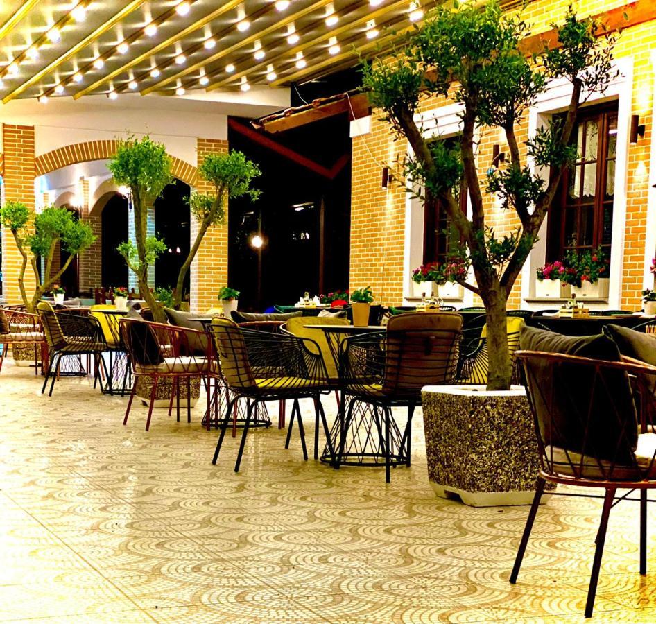 Ardenica Boutique Hotel Lushnjë Exteriör bild