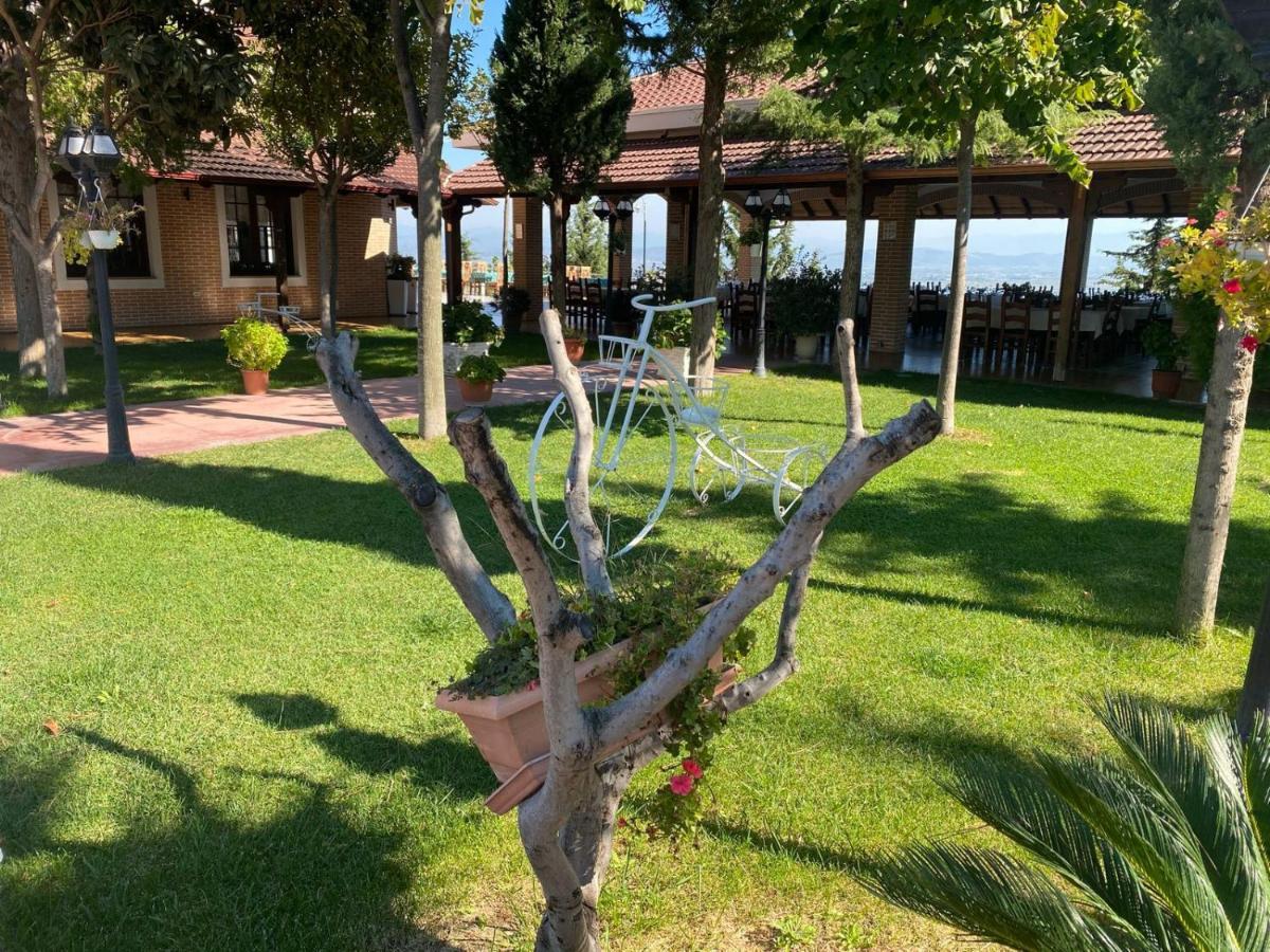 Ardenica Boutique Hotel Lushnjë Exteriör bild