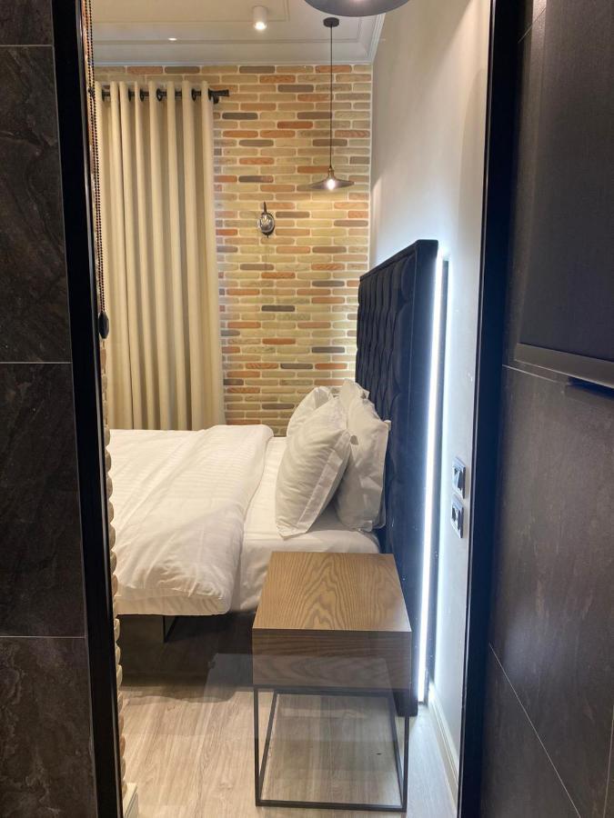 Ardenica Boutique Hotel Lushnjë Exteriör bild