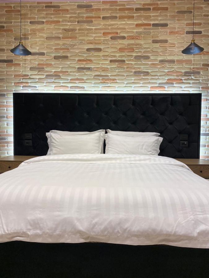 Ardenica Boutique Hotel Lushnjë Exteriör bild